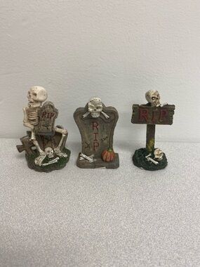 Set Of 3 Miniature Halloween Skeletons With RIP Tombstones 3” Tall